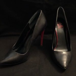 Donald Pliner DMSX Red Heel Pumps - Size 8 👠